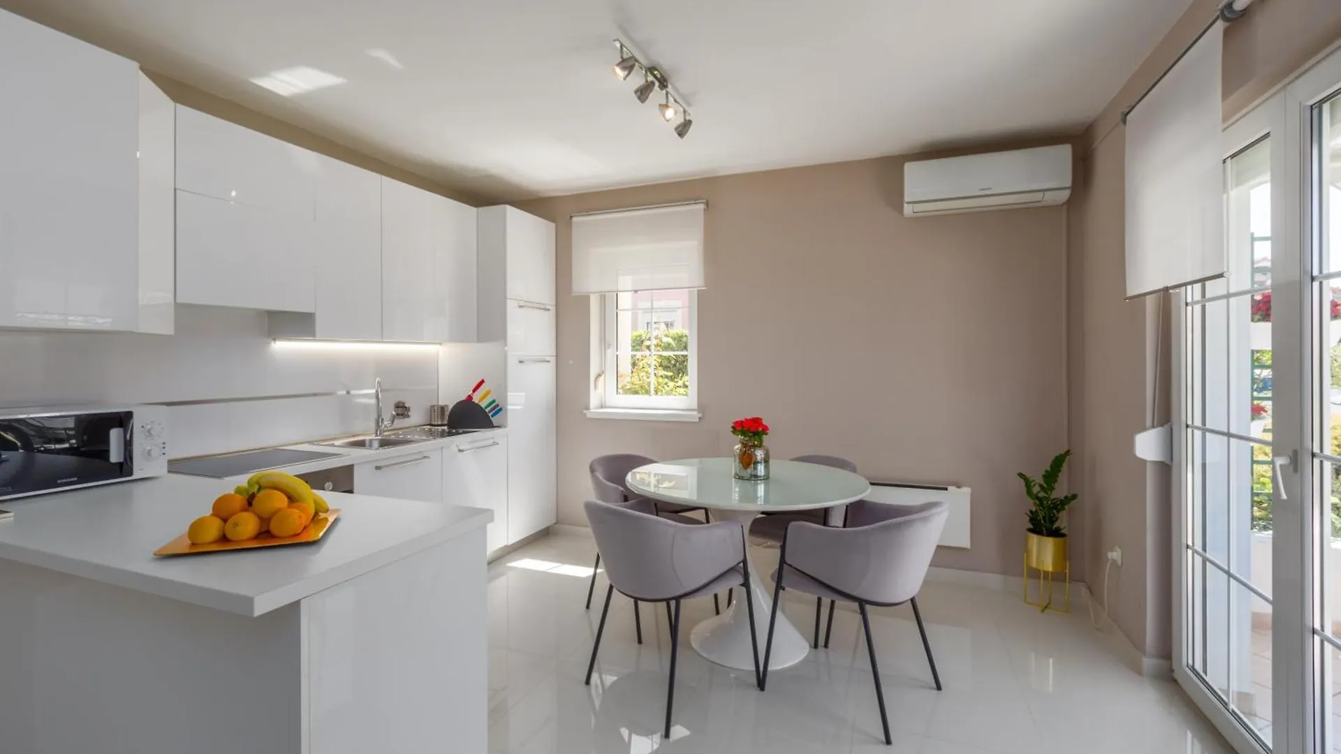Apartment Sara Premium Funtana