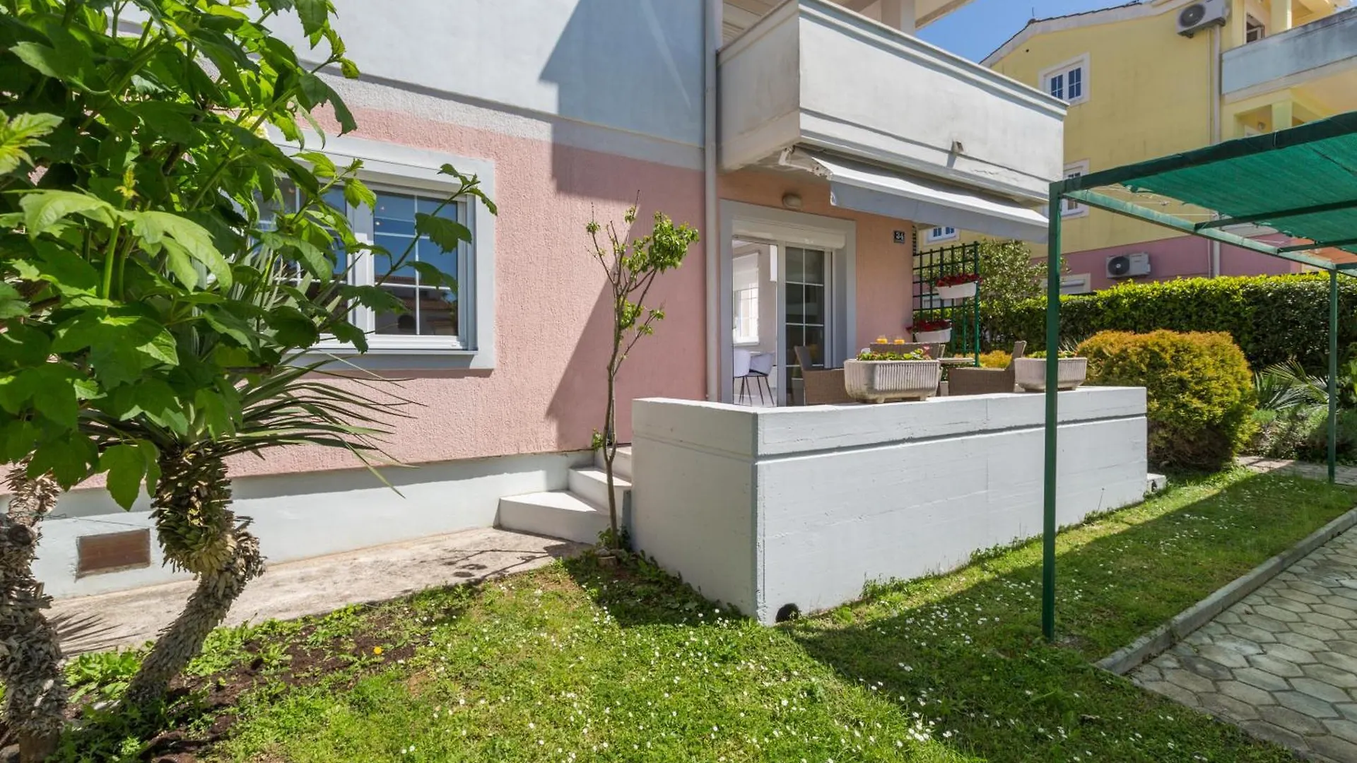 Apartment Sara Premium Funtana